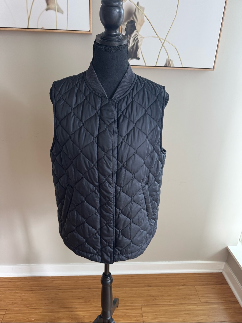 Kit and Ace Quilted Sleeveless Vest in Black